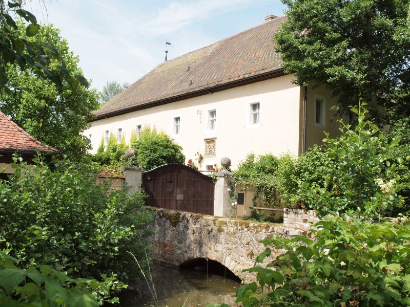 Vorschaubild Ansicht Schloss Weiher (Titelfoto)