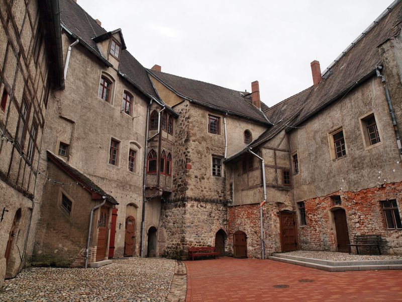 Burg Rolau